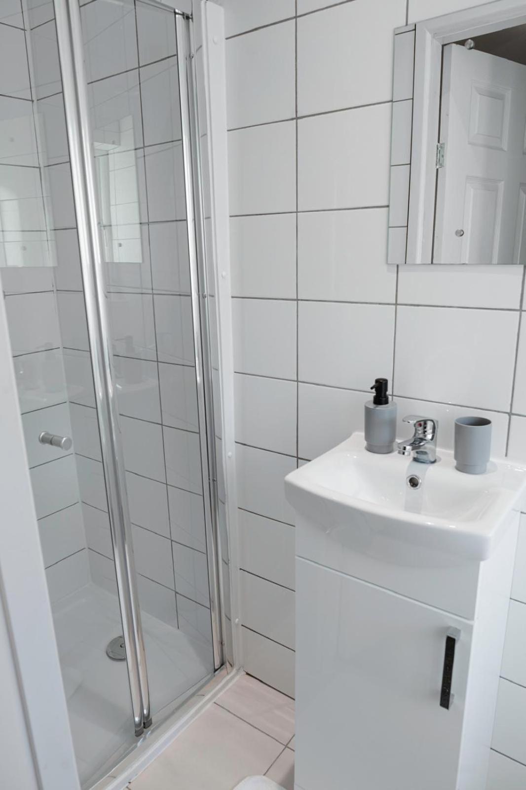 Cosy Ensuite Bedroom I 5Min Walk From Bramall Lane Stadium シェフィールド エクステリア 写真