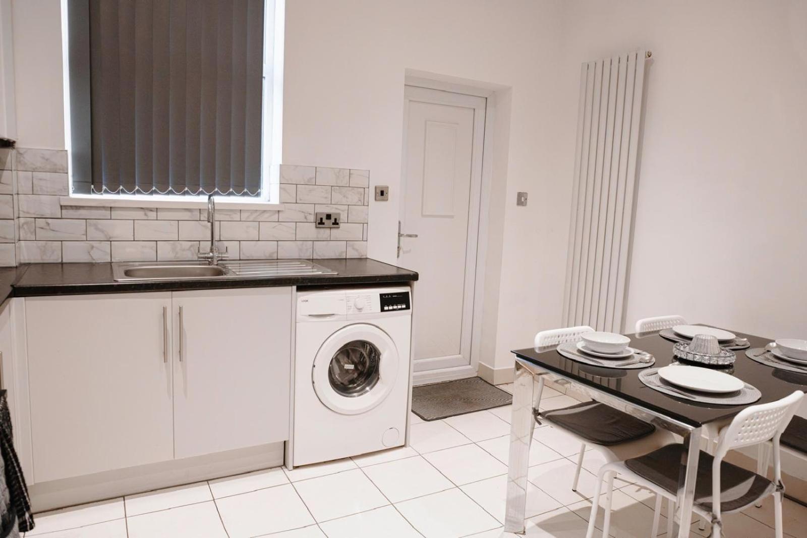 Cosy Ensuite Bedroom I 5Min Walk From Bramall Lane Stadium シェフィールド エクステリア 写真